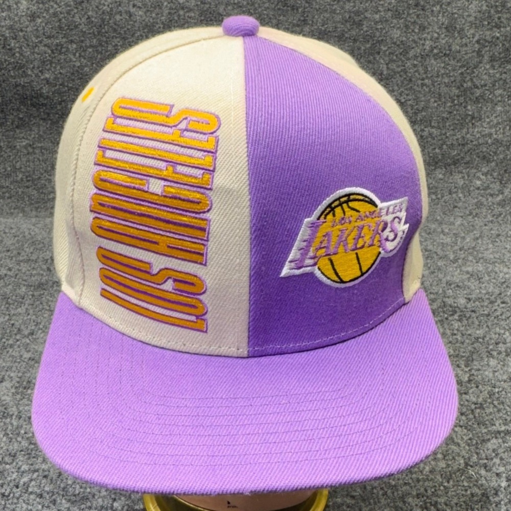 Los Angeles Lakers Hat Cap Snapback NBA Purple Mitchell Ness Green Under Brim